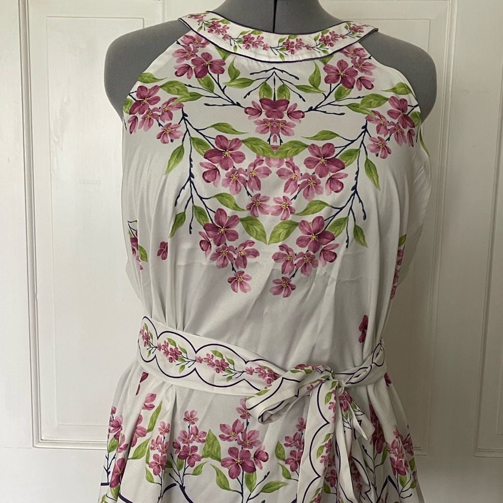 White floral blouse/short set